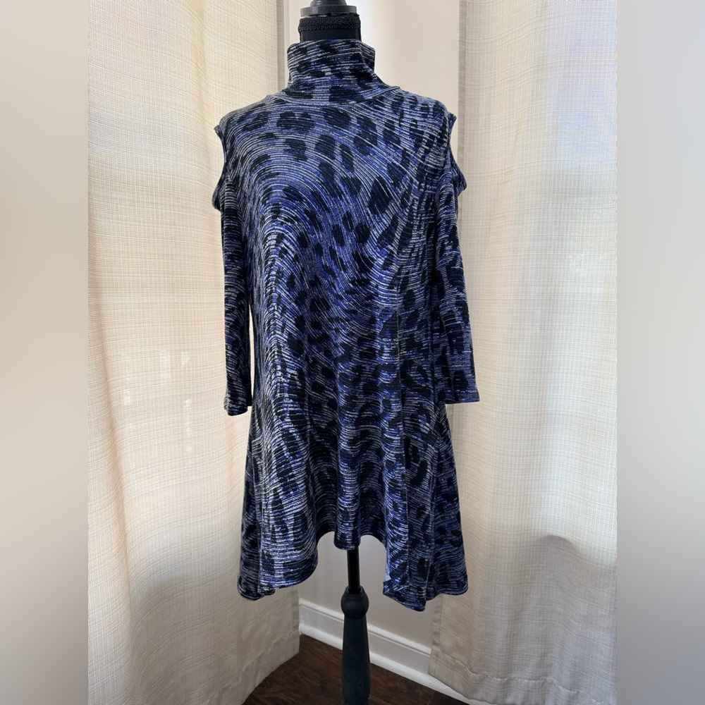 Clara Sun Woo Black Blue Leopard Print Open Shoulder Tunic Sweater SzS Boho Chic